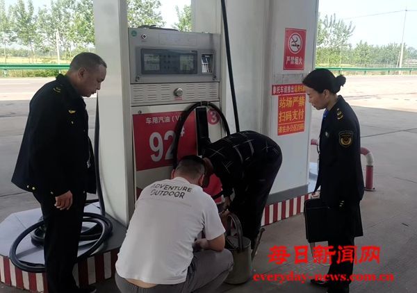 湖北省公安县市场监管局开展成品油质量抽检