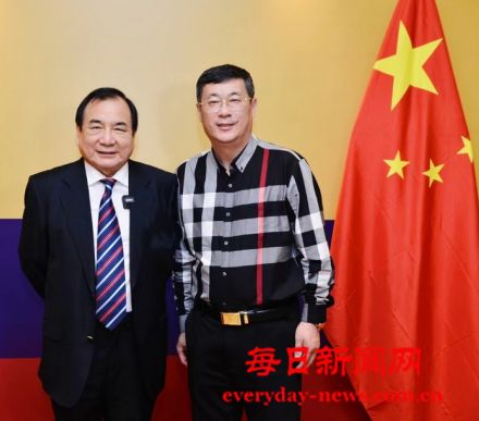 中华慈善总会荣誉会长李晓华与中国红色文化